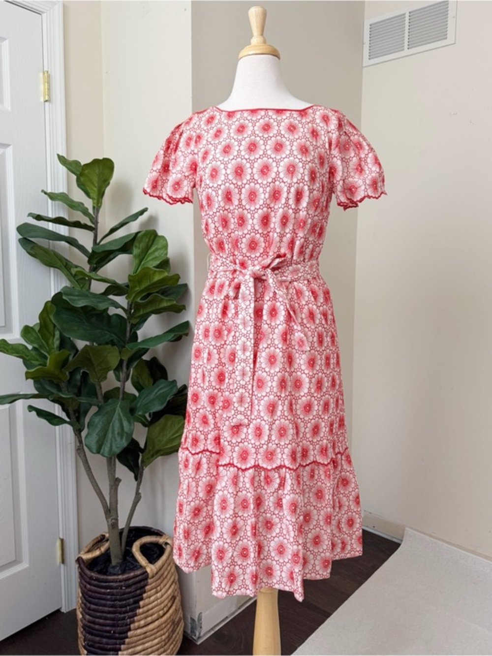 Ann Taylor red Eyelet Tie Waist Shift Dress
